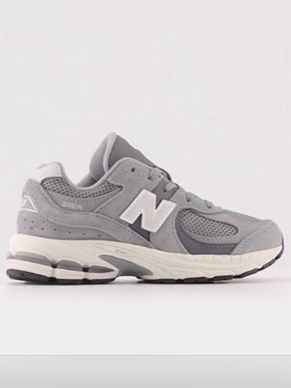 New Balance Little Kids Size 1.5 Nergy 2002R Gray White Suede & Mesh Sneakers